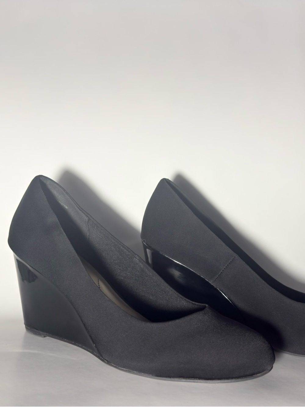 East 5th Black Satin Wedge Heels Round Toe Pumps Size 9.5M - Picture 7 of 10